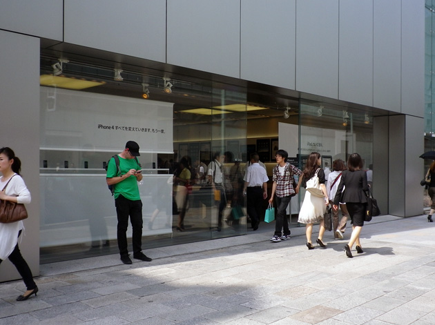 Apple Store, Ginzaのウィンドー・ディスプレイ
